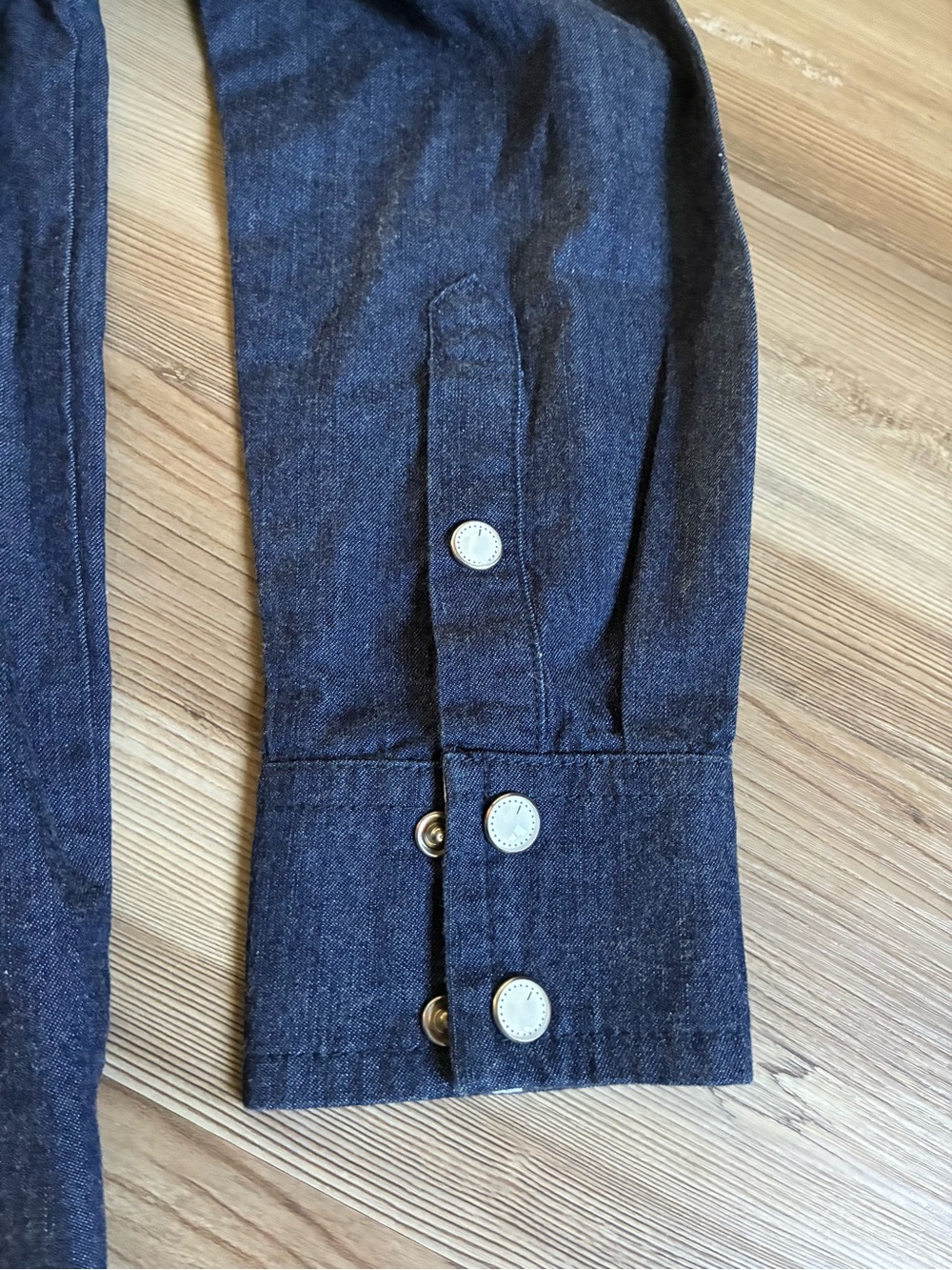 Hard Rock Café Denim Snap-Up Shirt Ho Chi Minh City Guitar Graphic Men’s L - Picture 12 of 14